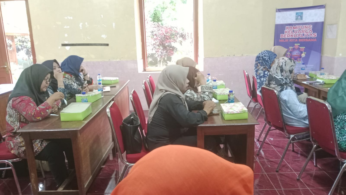 Ibu Dukuh Degolan Menghadiri Pembinaan PKK Kalurahan