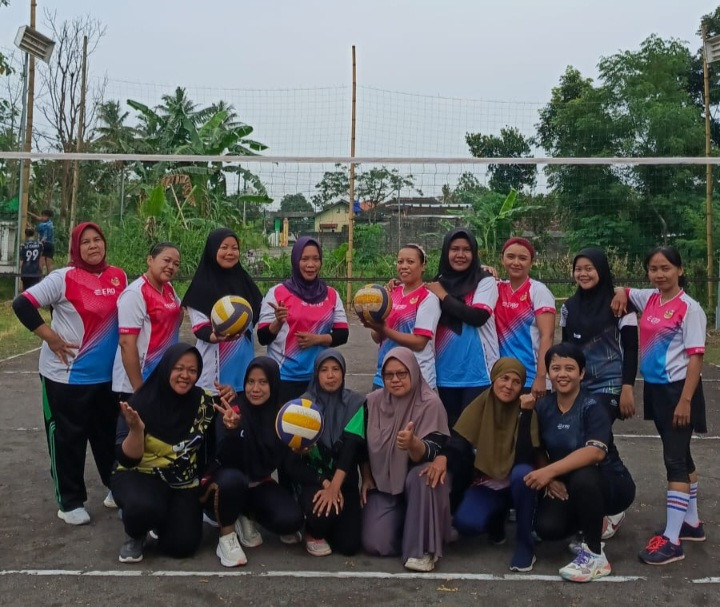 Voly ibu2 ngemplak asem