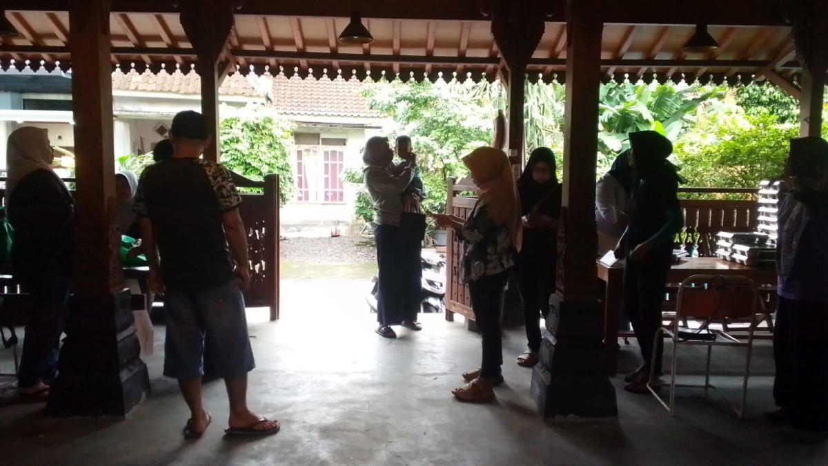 Pembagian MBG diposyandu Degolan