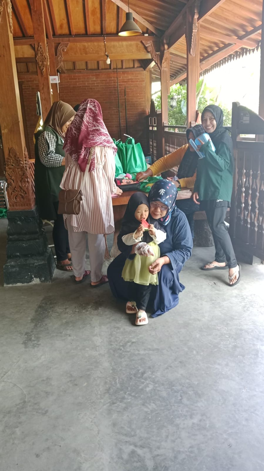 Pembagian MBG Diposyandu Degolan