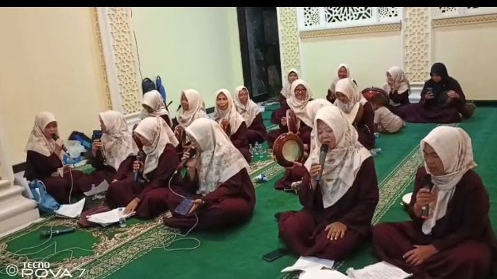 Hadroh Alkiswah Degolan Memeriahkan Peringatan Isra' Mi'raj