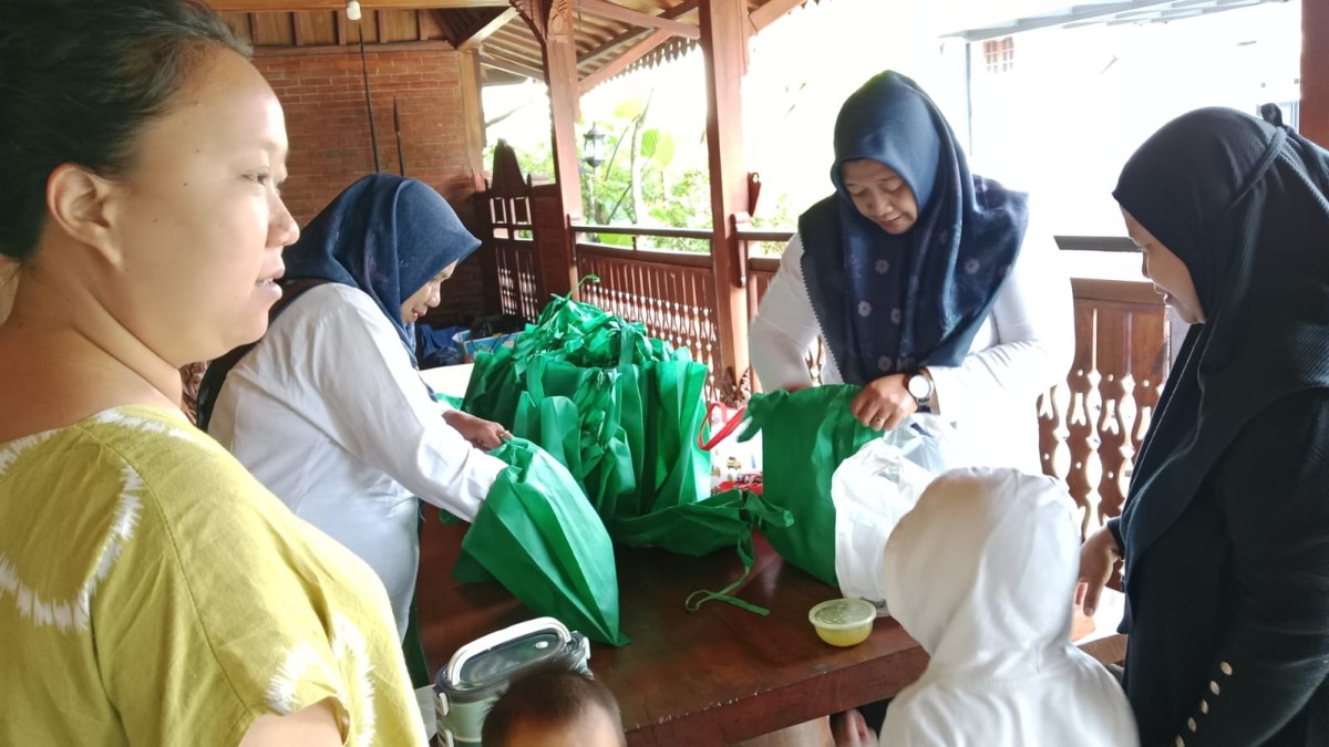 Pemdistribusian MBG diposyandu Degolan