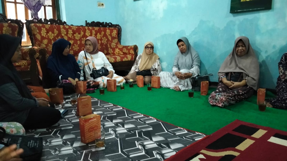 pertemuan PKK padukuhan di rumah ibu emy puntuk