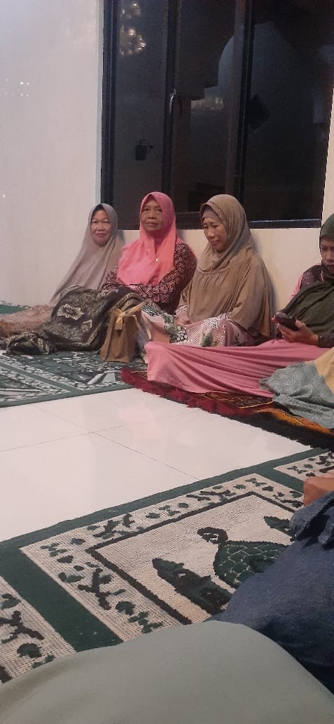 Pengajian rutin malam ahad kliwon ,warga dongkelsari Puntuk