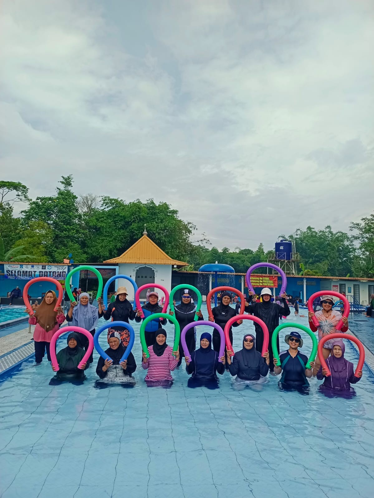 Warga Degolan Mengikuti Senam Lansia