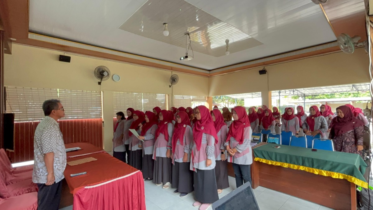 Kader sapen mengikuti pelantikan pengurus IMP