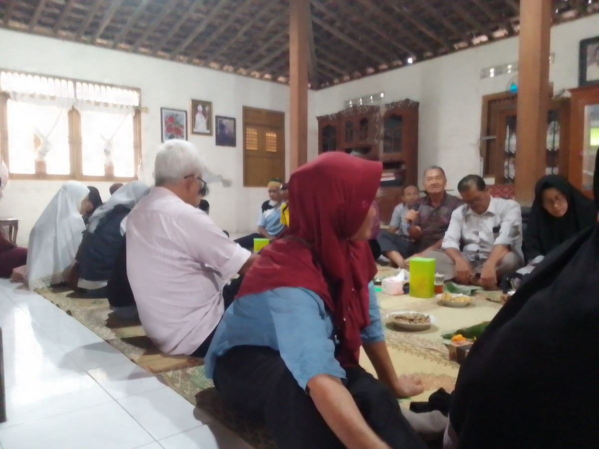 Warga Degolan Menghadiri Pertemuan Trah