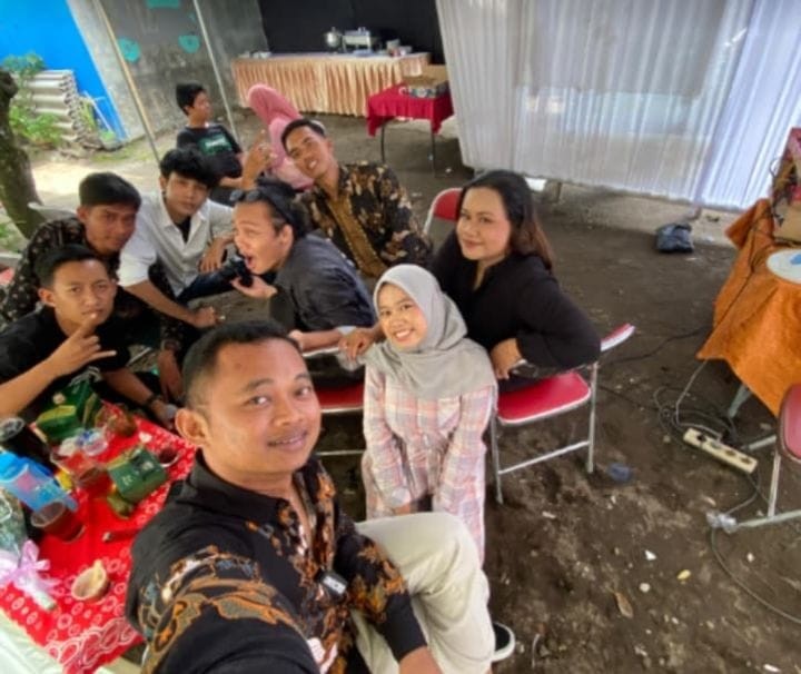 Pemuda Pemudi Degolan Rewang Diacara Pernikahan Warga