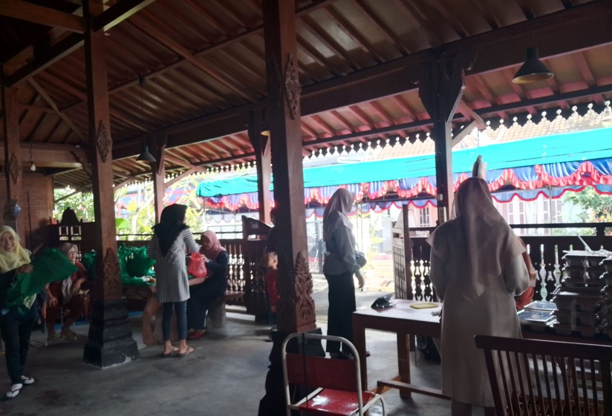 Pembagian MBG Posyandu Degolan