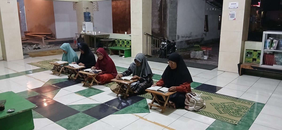 Warga Degolan Mengikuti Tahsin