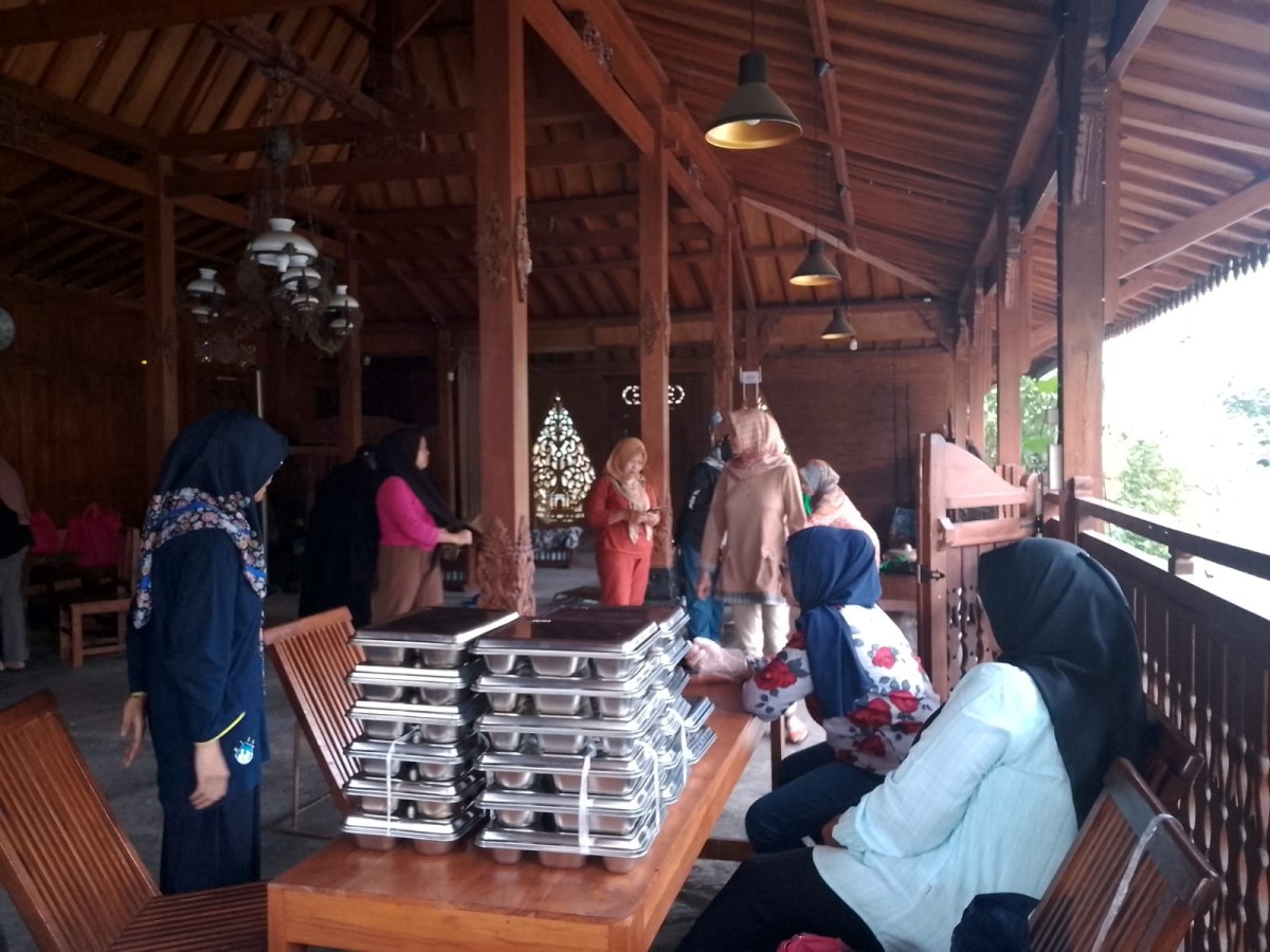 Pembagian MBG Diposyandu Degolan