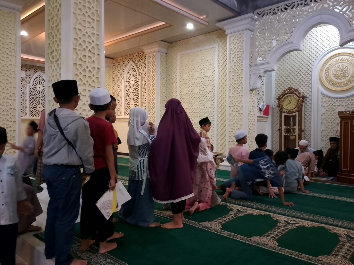 Kegiatan Anak - Anak Degolan