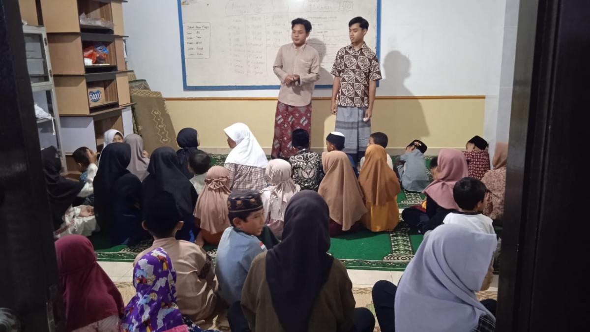 Anak - Anak Degolan Mengikuti Kegiatan TPA Ramadhan