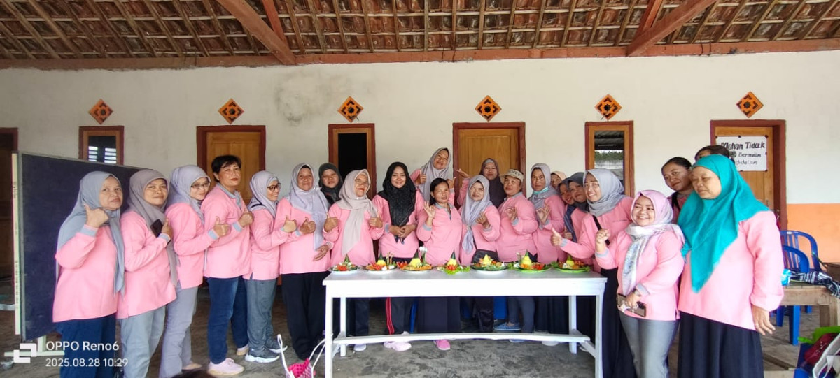 Lomba menghias Tumpeng