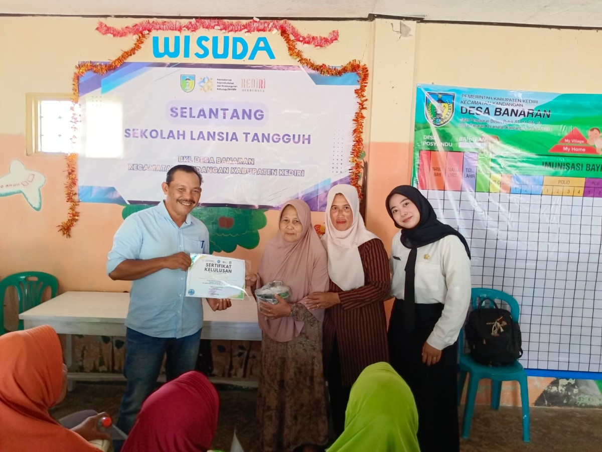 Wisuda Selantang ( Sekolah Orang Tua Tangguh )