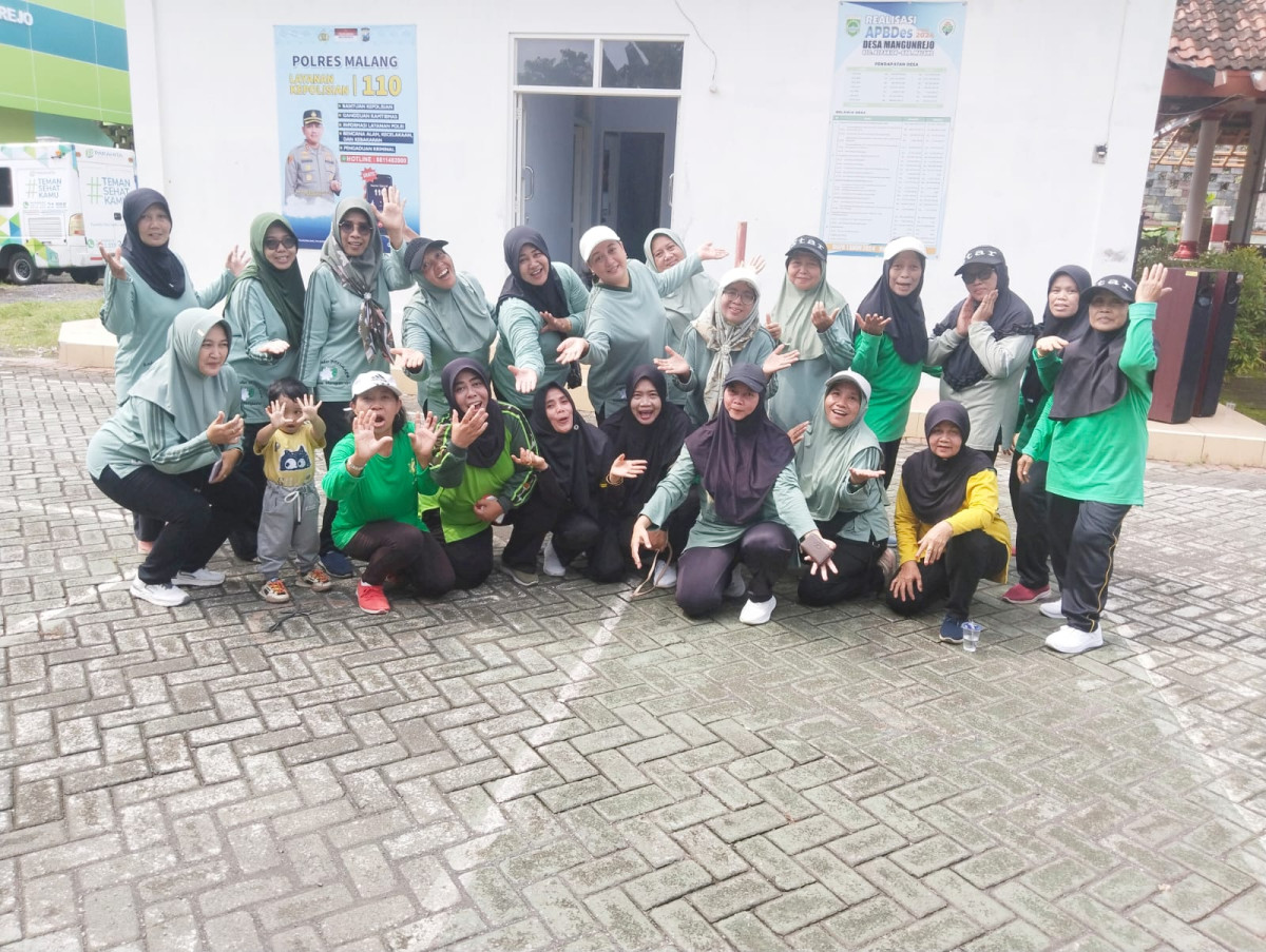 Senam kebugaran Desa Mangunrejo
