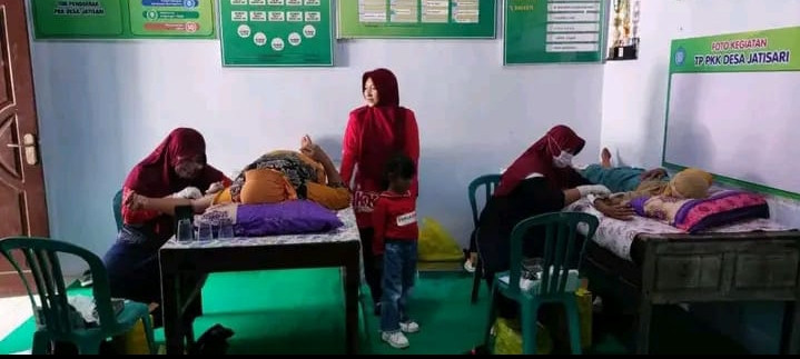 Kegiatan pemasangan implan di Sakera Peduli