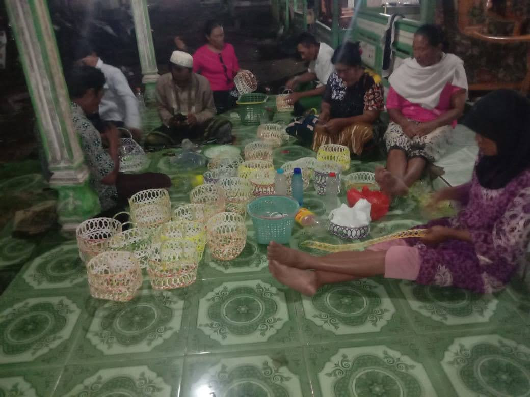 Babe di jalan hati-hati