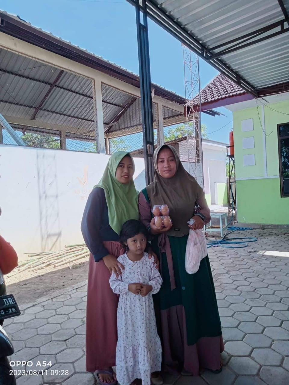 pemberian telur dan daging ayam