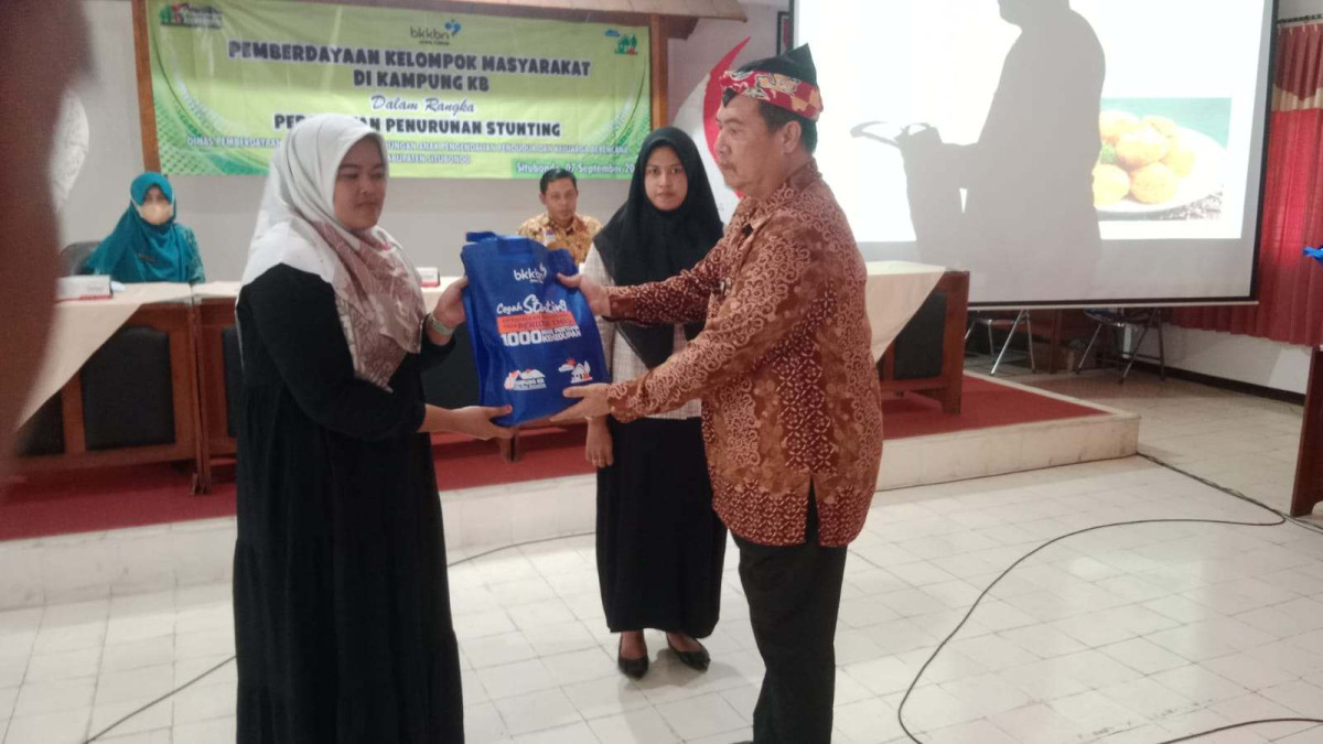 Penyetahan bantuan untuk keluatga resiko stunting
