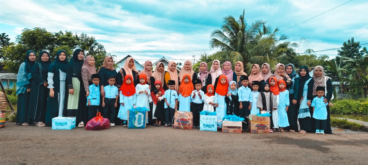 Kegiatan Ramadan  Bagi- bagi ta'jil