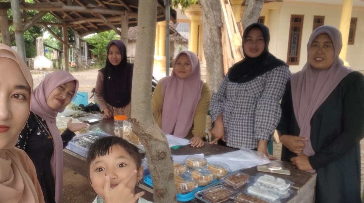 Pembukaan stand bazar Mantili Jatisari  Bekerja sama dengan kampung KB Desa Jatisari