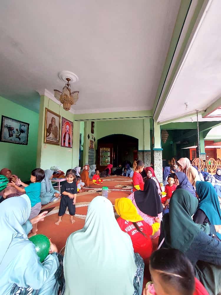 Majlis ta'lim an-Nafi'iyah ziarah makam habib sholeh tanggul