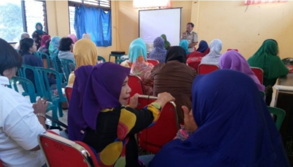 Pemicuan sanitasi total berbasis masyarakat (STBM)