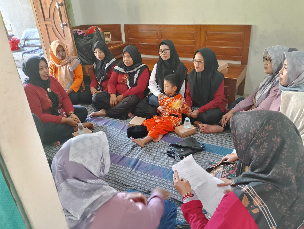 Komunikasi, Informasi dan Edukasi [KIE] kesehatan reproduksi dan keluarga berencana bagi Keluarga