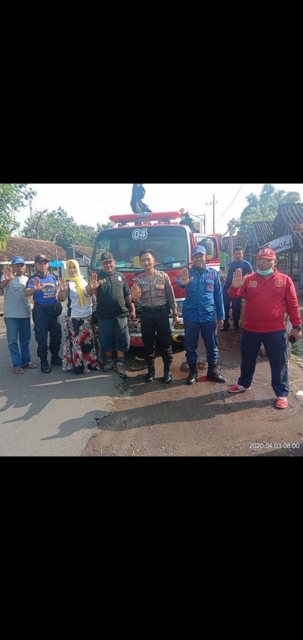 kegiatan pemdes beserta stage holder dalam pencegahan covid-19 di desa kedungombo