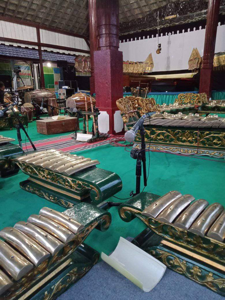 Pagelaran wayang memperingti bersih desa Kedungombo