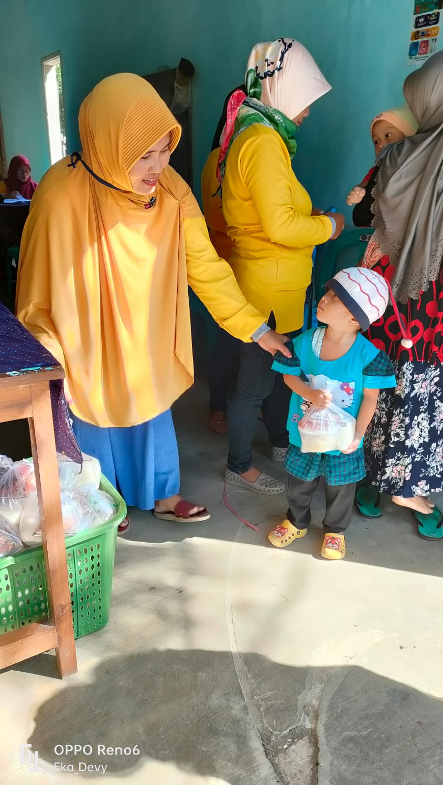 Pemberian makanan tambahan bagi anak usia 6 – 23 bulan