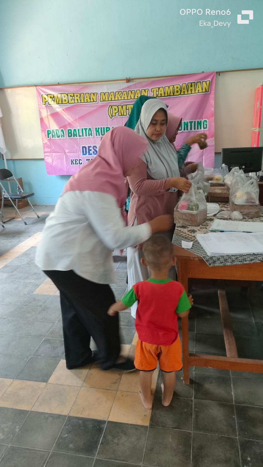 Pemberian makanan tambahan bagi anak usia 6 – 23 bulan