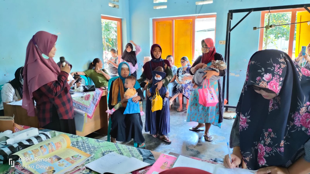 Pendampingan ibu/keluarga balita meliputi pemenuhan gizi