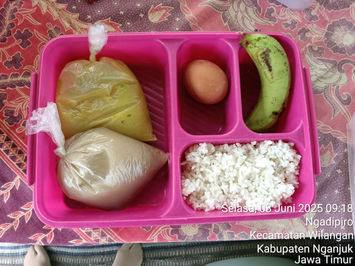 Pemberian bantuan pangan selain beras dan telur
