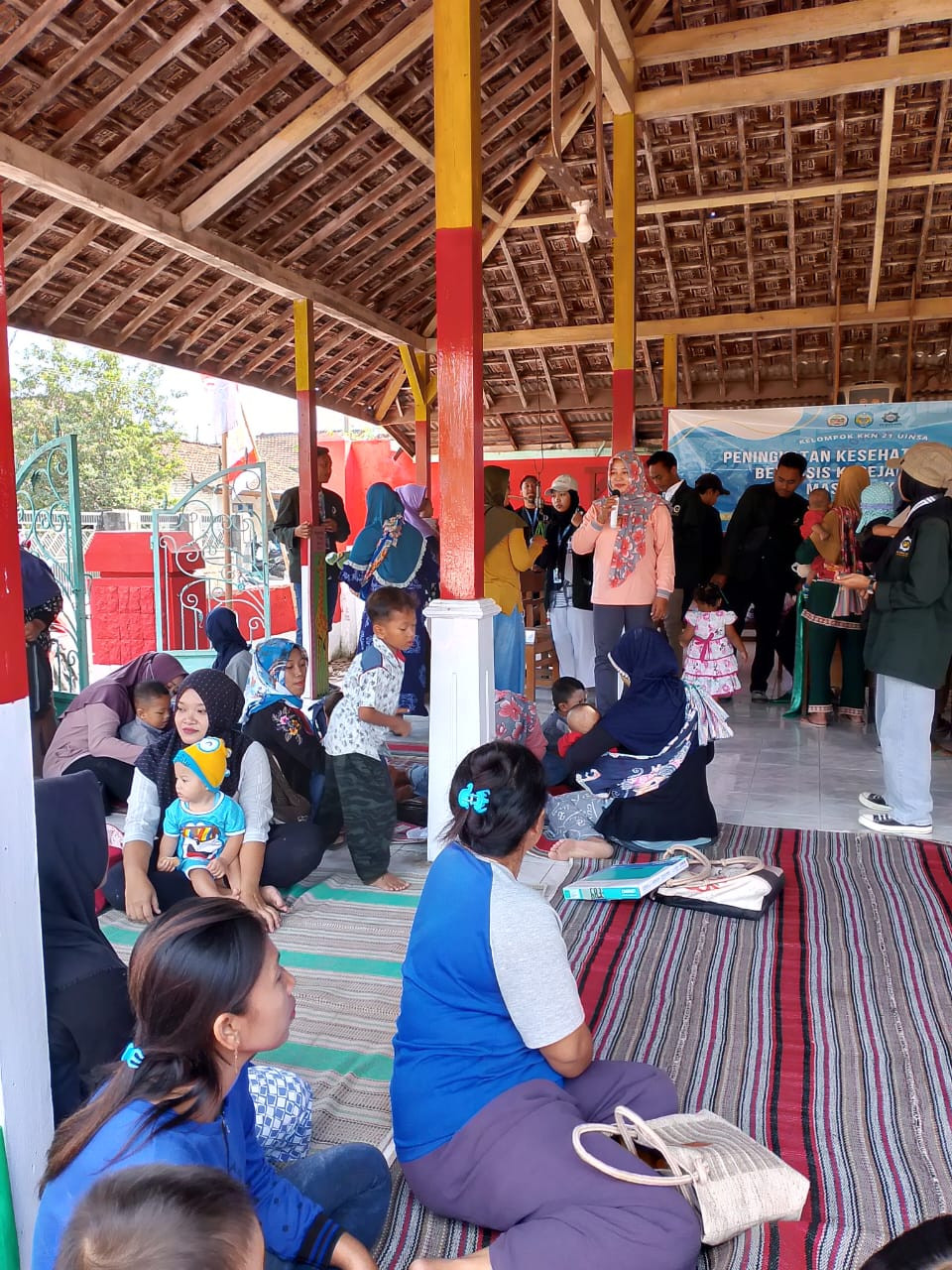 Pemberian bantuan pangan selain beras dan telur