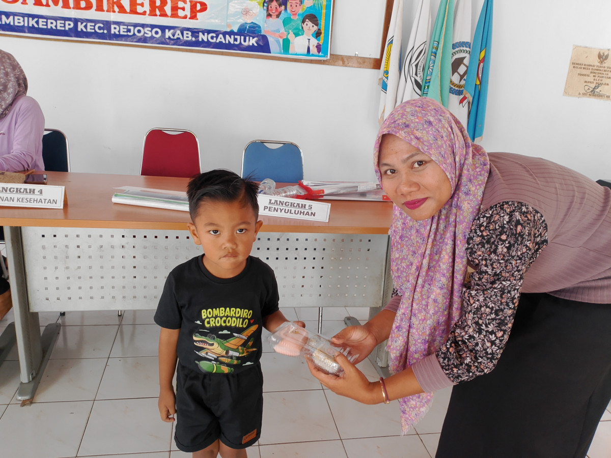 Pemberian makanan tambahan bagi anak usia 6 - 23 bulan