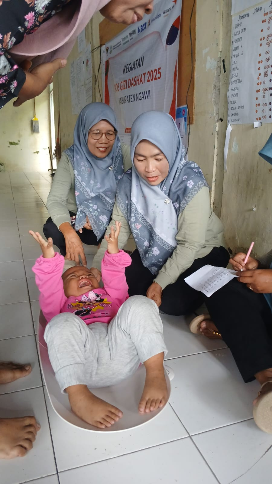 Penimbangan baduta di H 30