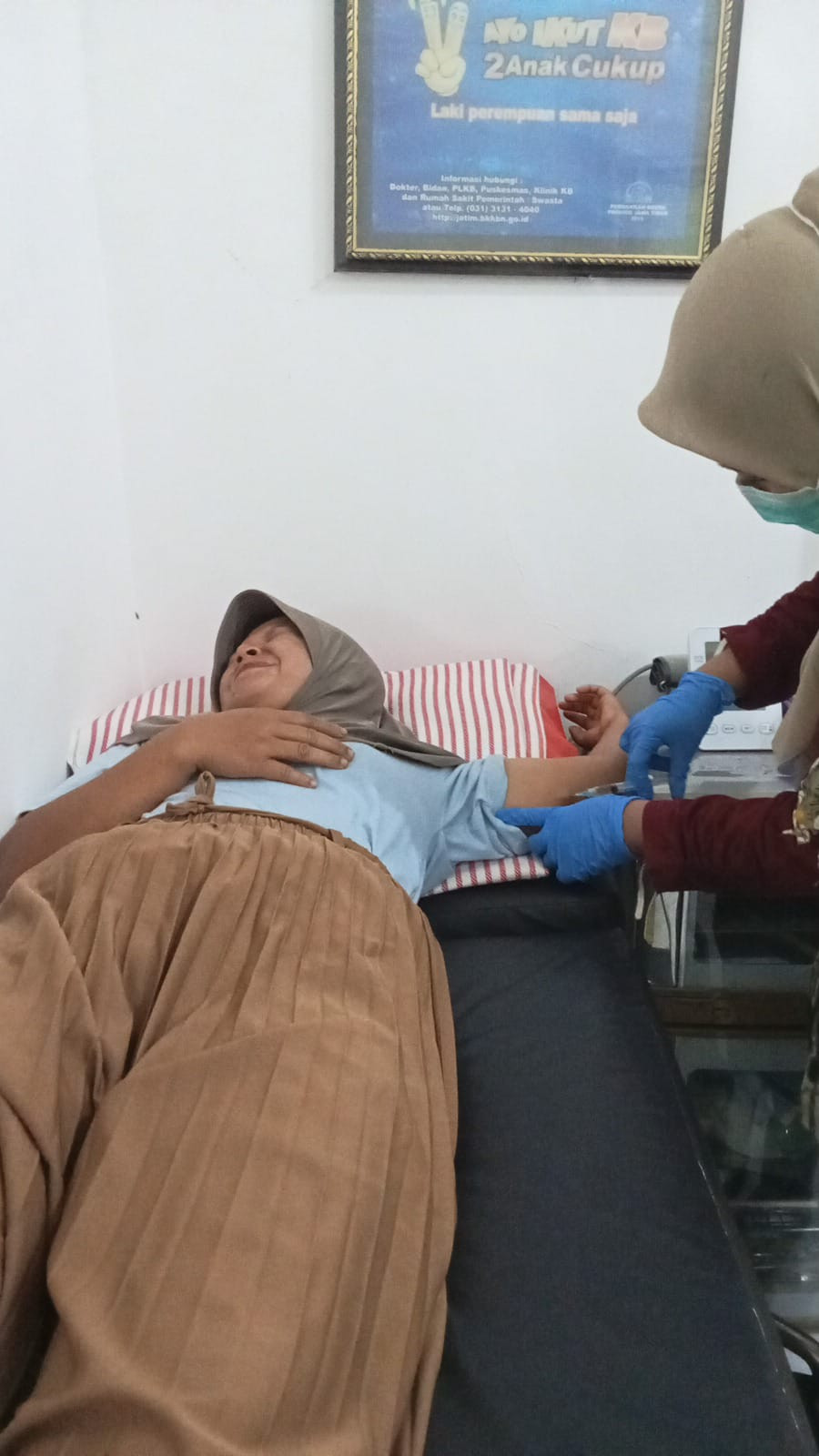 Mengantar calon akseptor kb