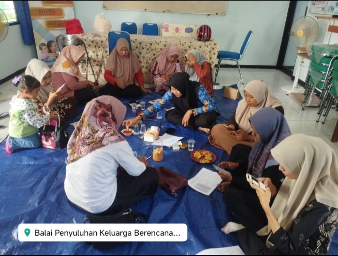 Pendampingan pengisian web kampung KB serta belajar bersama petuga balai KB kec Balen tentang kampung KB