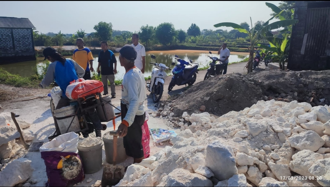 Pembangunan dan perbaikan jalan Desa Desa
