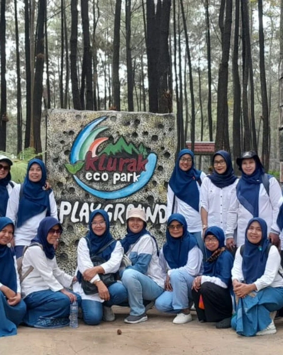 REFRESHING KADER TPK KE KLURAK TRAWAS