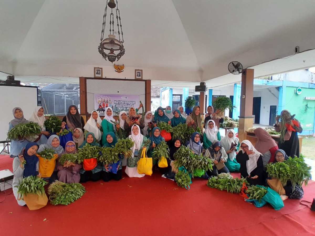 KOLABORASI PC FATAYAT NU GRESIK DALAM RANGKA PERINGATAN HARI PEREMPUAN SEDUNIA