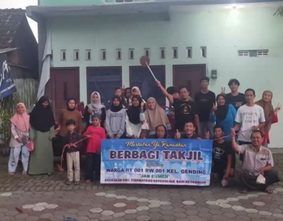 KEGIATAN BERBAGI TAKJIL BERSAMA WARGA RT 01 RW 01