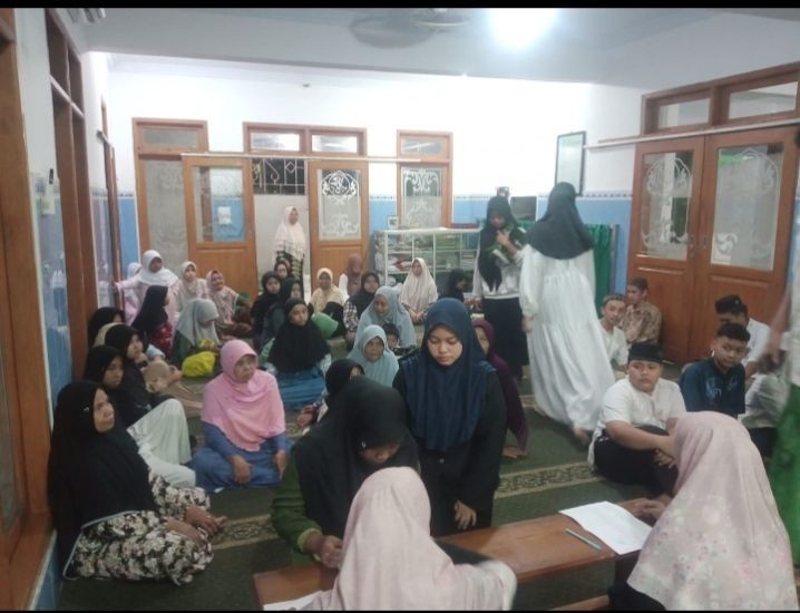 SANTUNAN ANAK YATIM DAN DUAFA  DIMASJID MIFTAKHUL IKHSAN  RT 2 RW 3 KELURAHAN GENDING