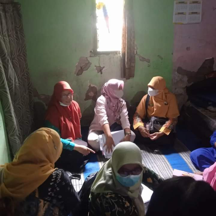 Kunjungan  ke rumah rumah balita yang beresiko stu