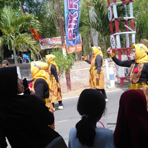 festival baju kain jarik