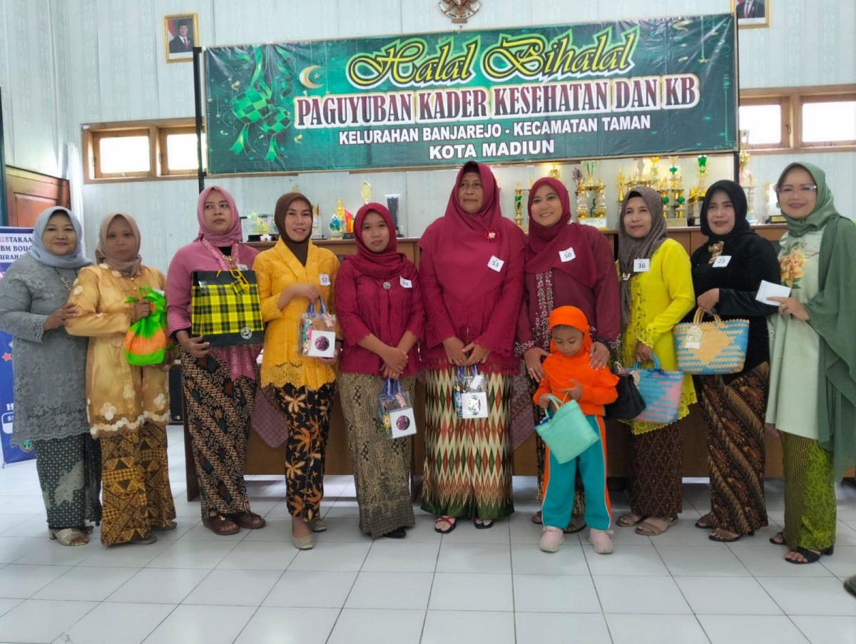 Peringatan Hari Kartini Paguyuban Kader Kesehatan dan KB Kelurahan Banjarejo