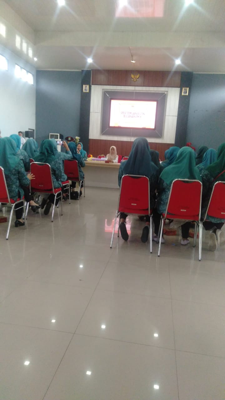 Pertemuan rutin bulanan pkk