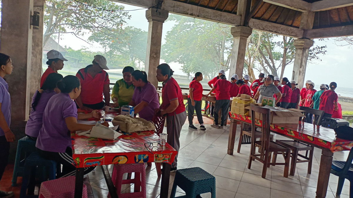 Posyandu balita dan posyandu lansia